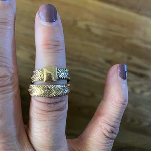 Banana Republic stylish 2band ring.